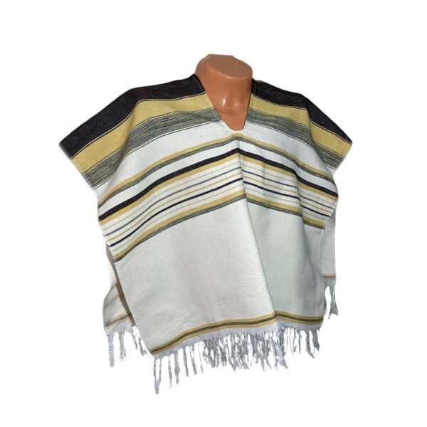 Poncho Artesanal Corto - Image 2